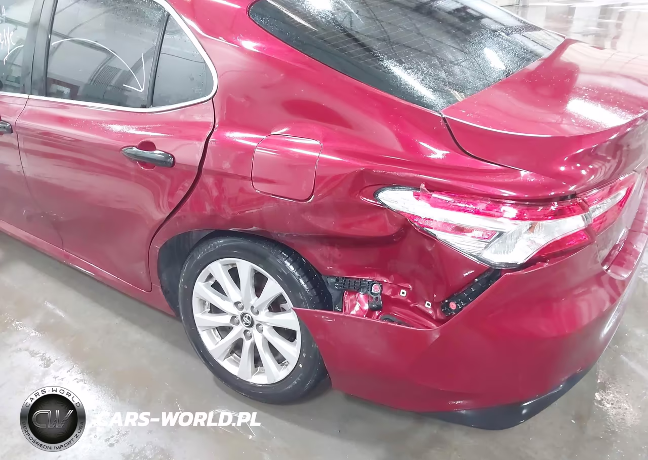 2019 Toyota Camry Le VIN:4T1B11HK5KU692328 - 17