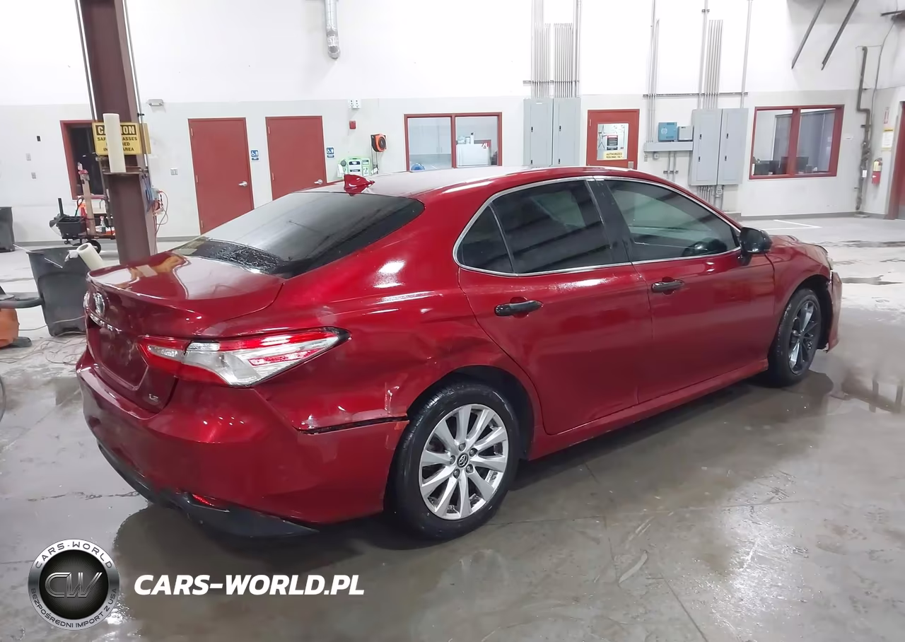 2019 Toyota Camry Le VIN:4T1B11HK5KU692328 - 4