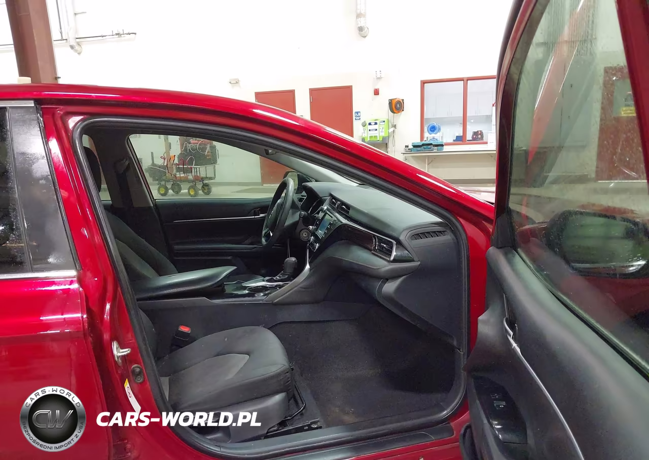 2019 Toyota Camry Le VIN:4T1B11HK5KU692328 - 5