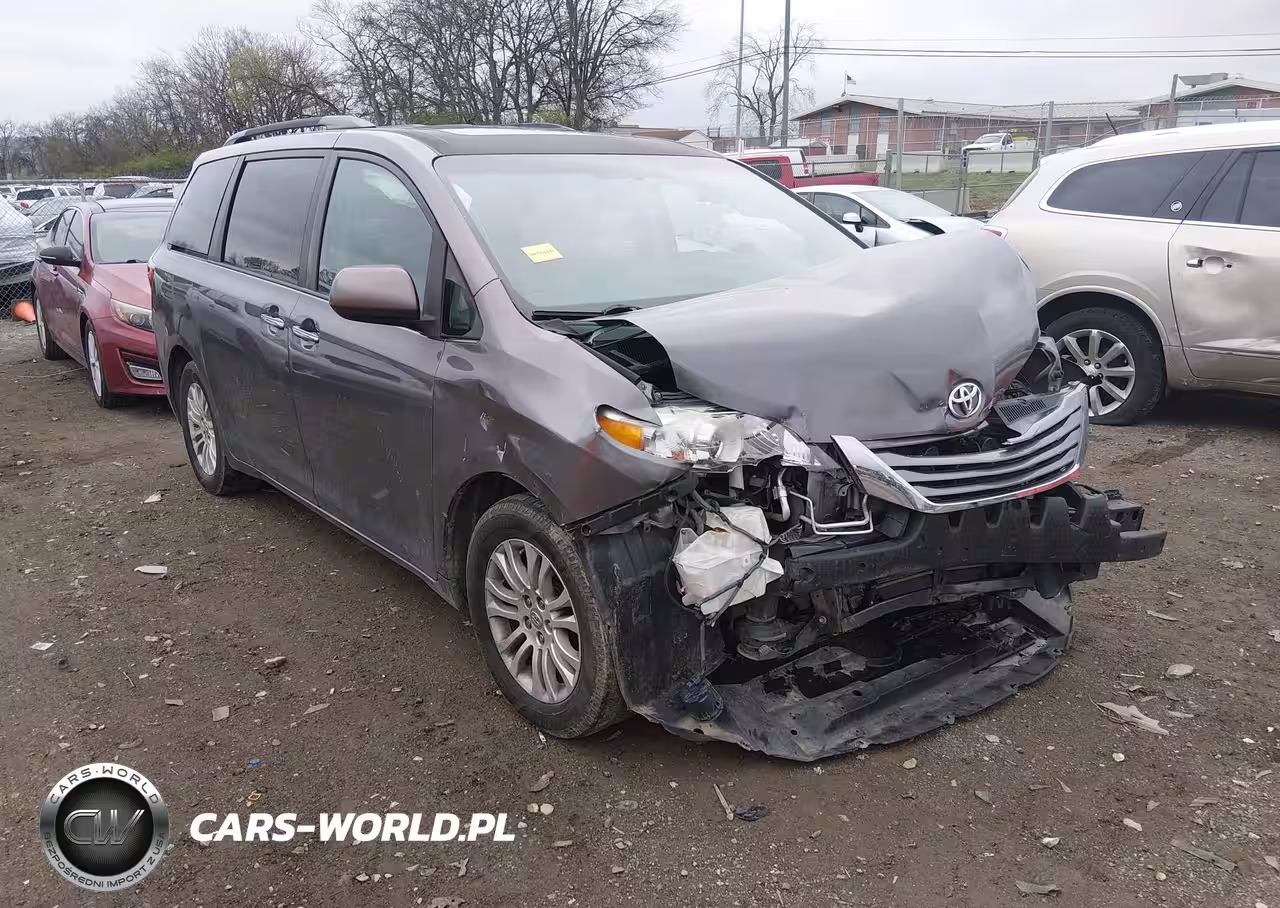 2015 Toyota Sienna Xle 8 Passenger