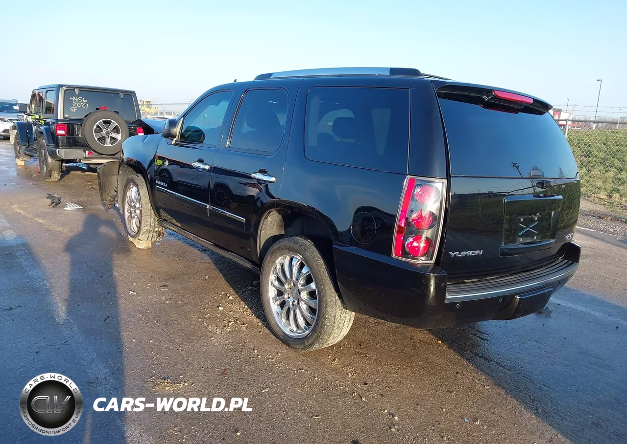 2014 GMC Yukon Denali VIN:1GKS2EEF2ER129863 - 3