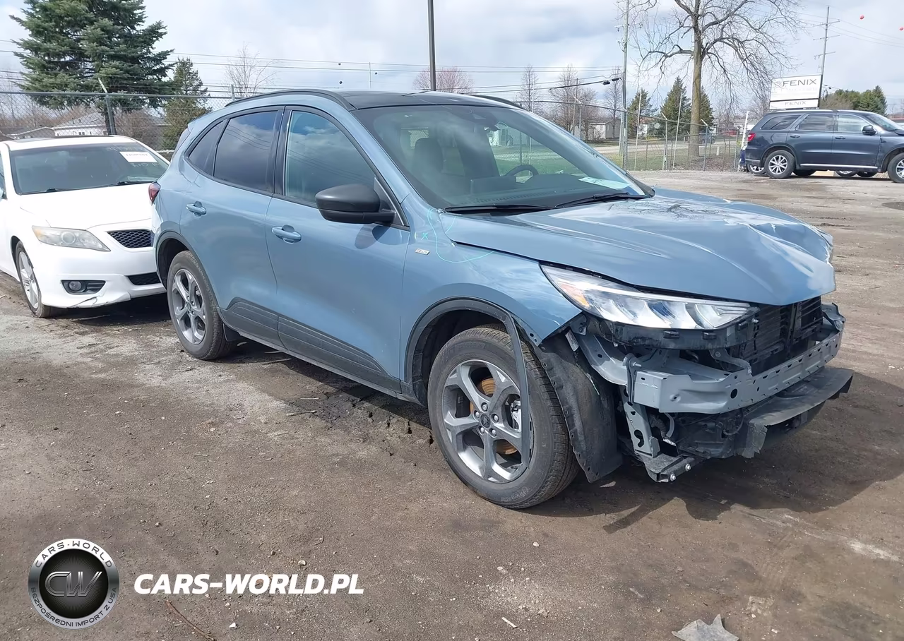 2025 Ford Escape St-Line – zdjęcie 1 z 16