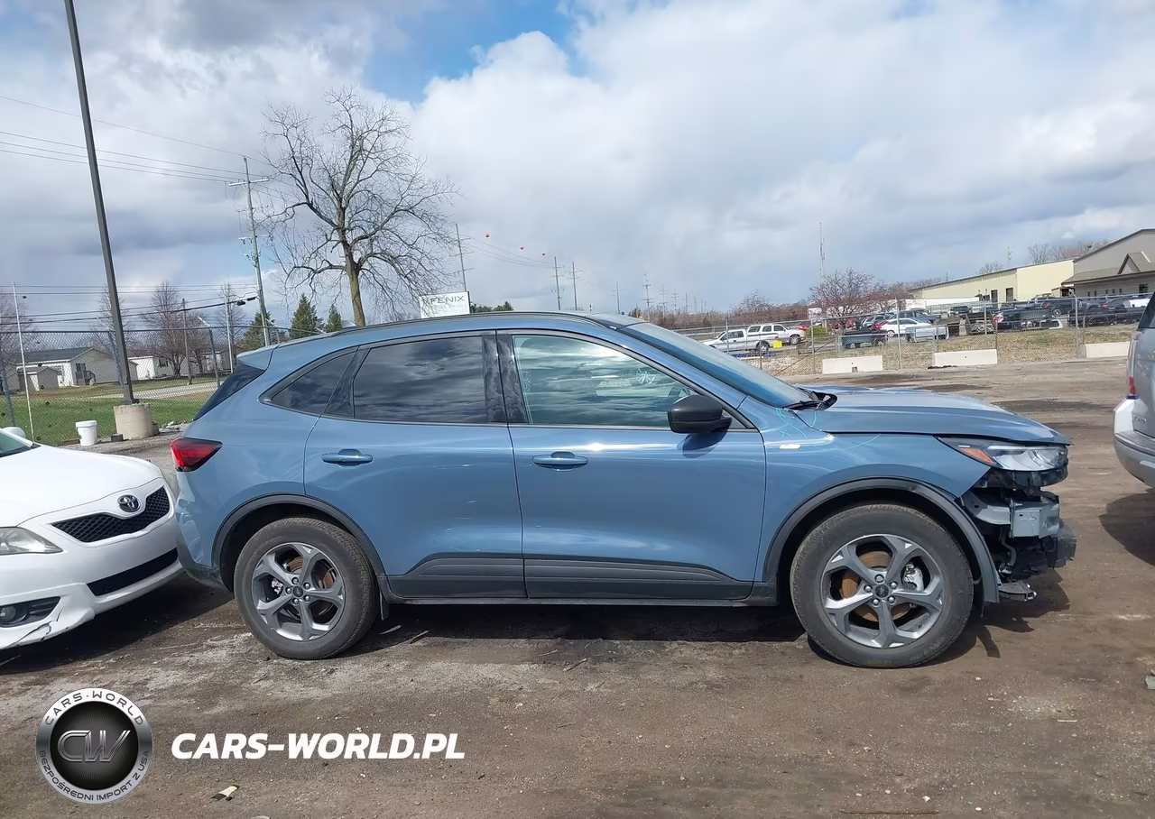 2025 Ford Escape St-Line VIN:1FMCU9MN4SUA05575 - 13