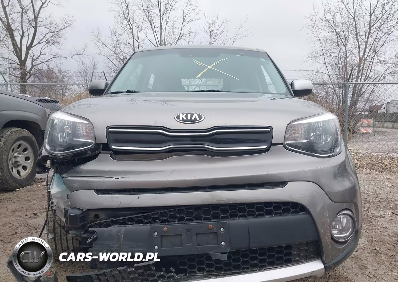 2018 Kia Soul + VIN:KNDJP3A55J7607693 - 11