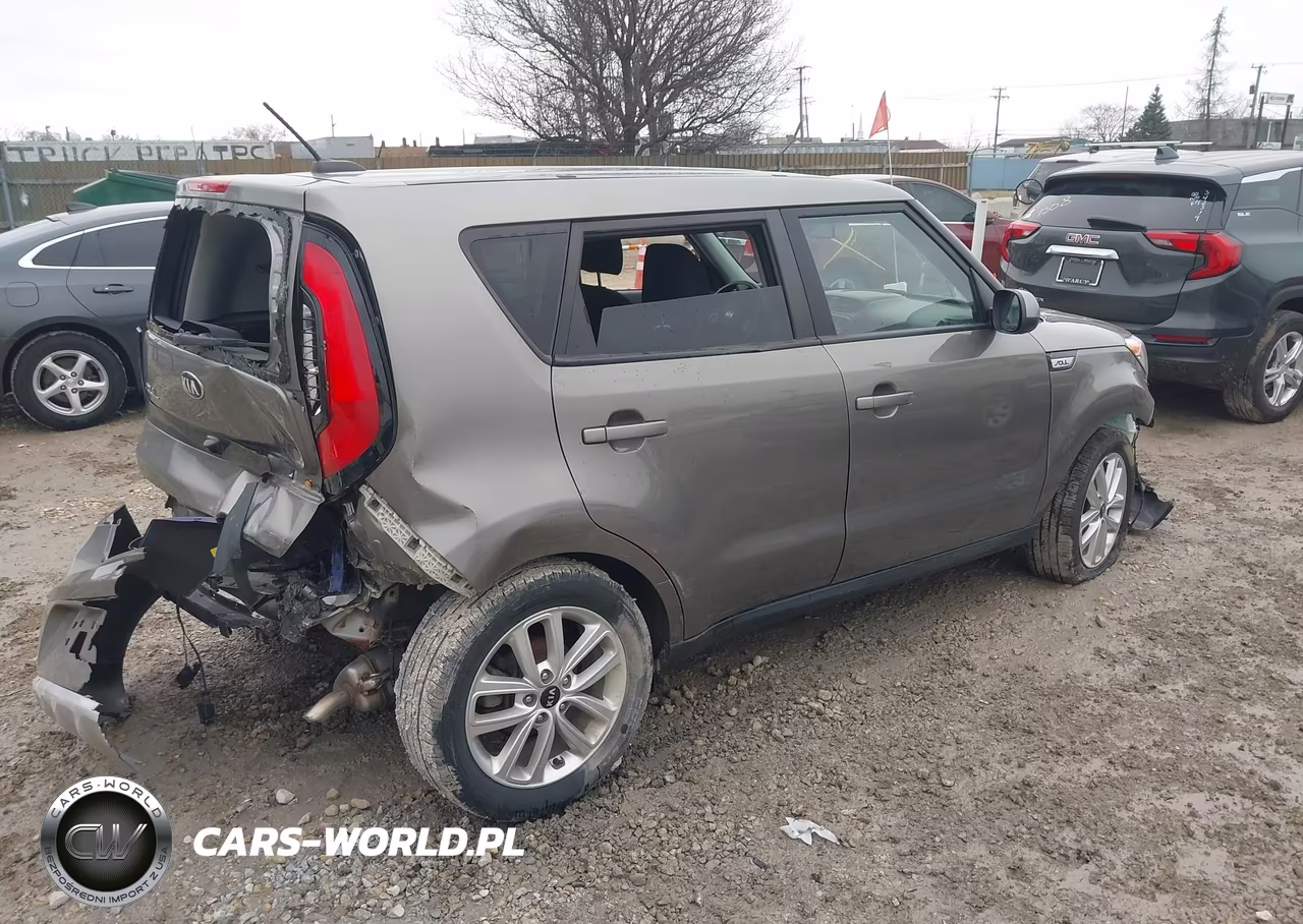 2018 Kia Soul + VIN:KNDJP3A55J7607693 - 4
