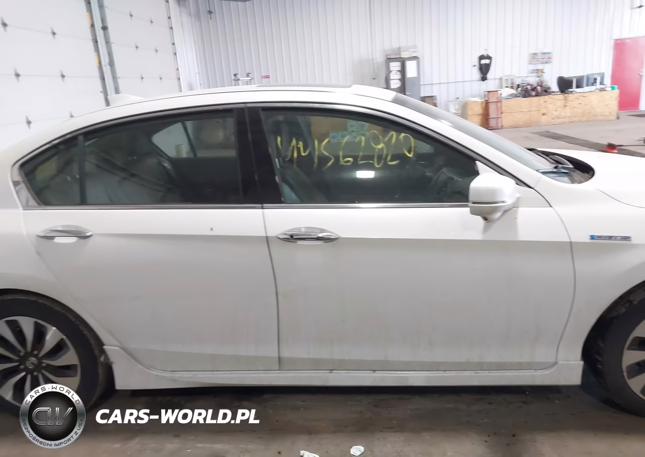 2017 Honda Accord Hybrid Touring VIN:JHMCR6F72HC018115 - 13