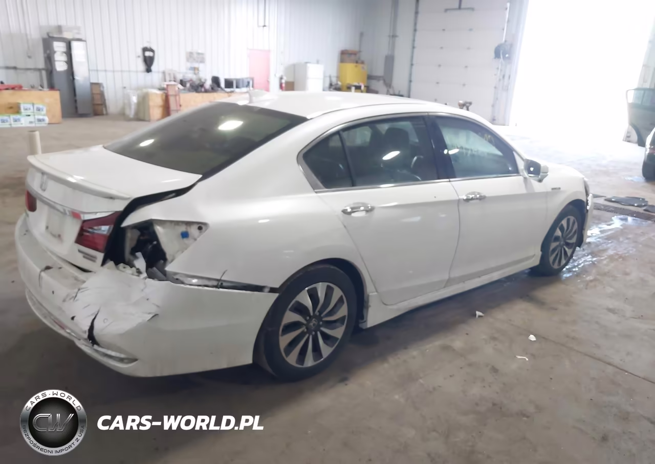 2017 Honda Accord Hybrid Touring VIN:JHMCR6F72HC018115 - 4
