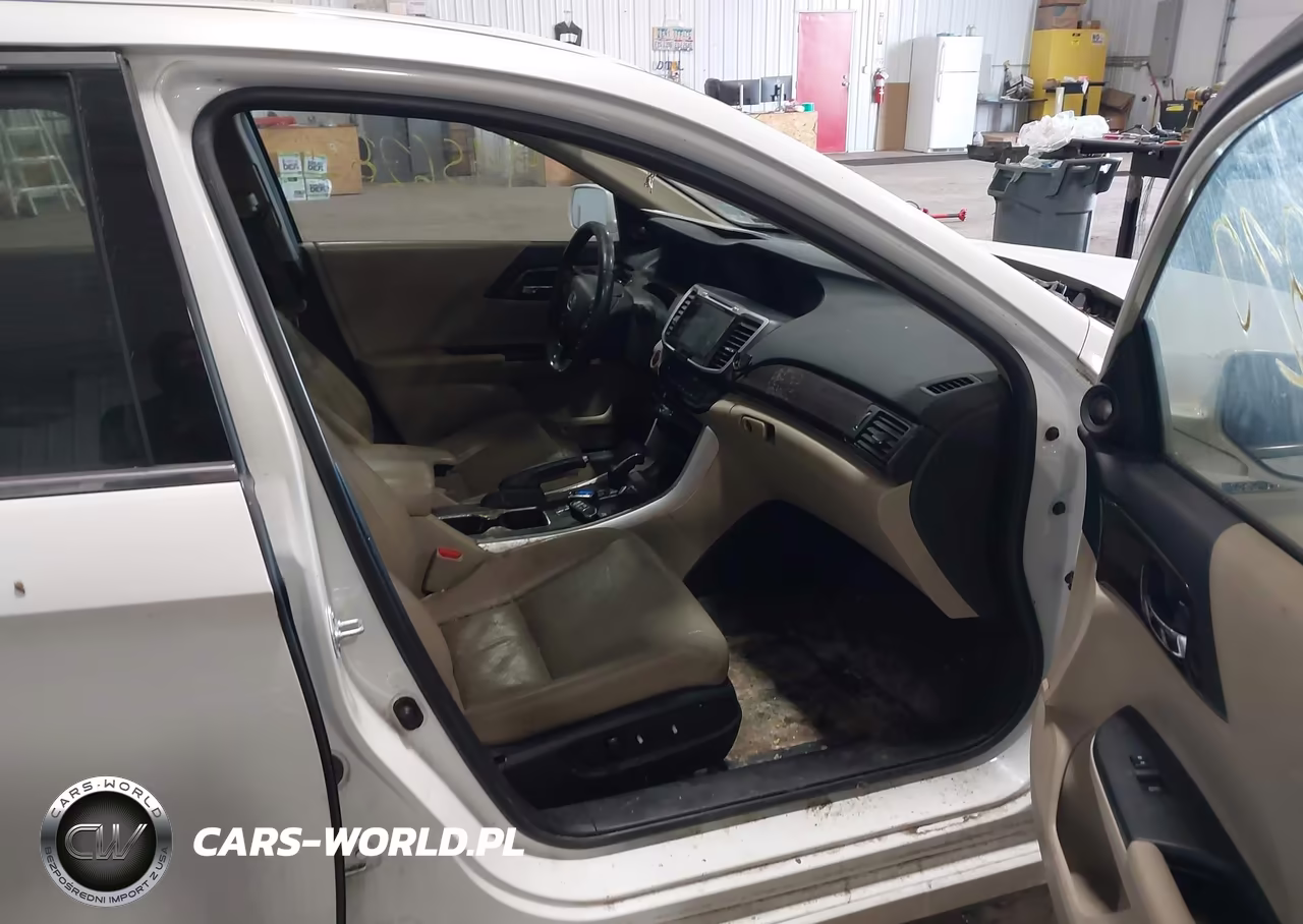 2017 Honda Accord Hybrid Touring VIN:JHMCR6F72HC018115 - 5