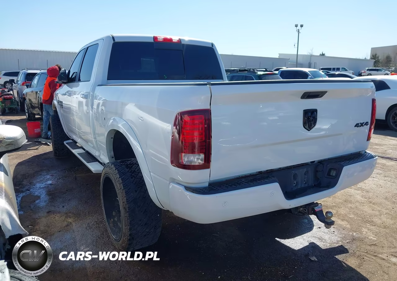 2018 Ram 2500 Laramie 4X4 6'4 Box VIN:3C6UR5FL2JG350448 - 3
