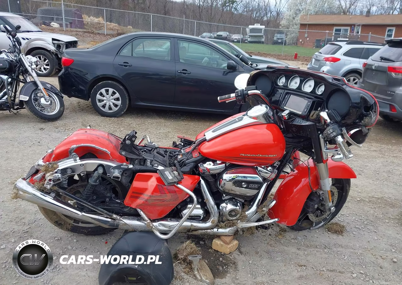 2017 Harley-Davidson Flhxs Street Glide Special VIN:1HD1KRC17HB632001 - 12
