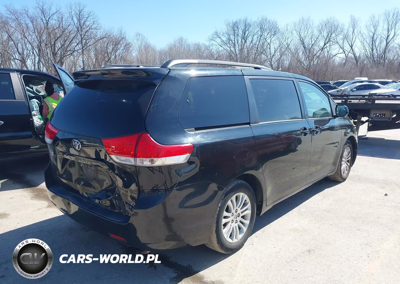 2011 Toyota Sienna Xle V6 VIN:5TDYK3DC1BS100188 - 4