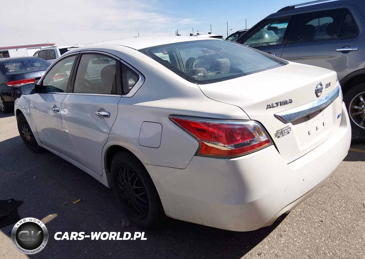 2013 Nissan Altima 2.5 S VIN:1N4AL3AP2DN555670 - 3