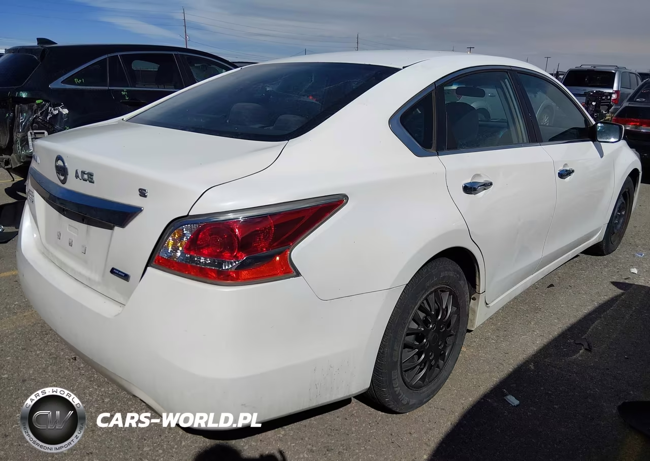 2013 Nissan Altima 2.5 S VIN:1N4AL3AP2DN555670 - 4