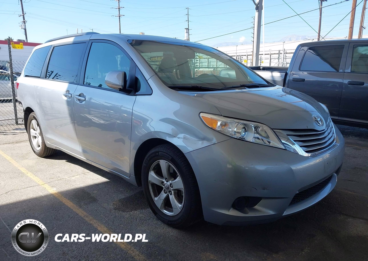 2016 Toyota Sienna Le 8 Passenger