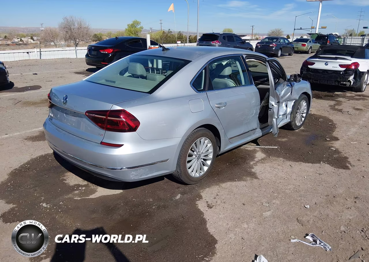 2017 Volkswagen Passat 1.8T Se VIN:1VWBT7A38HC051903 - 4