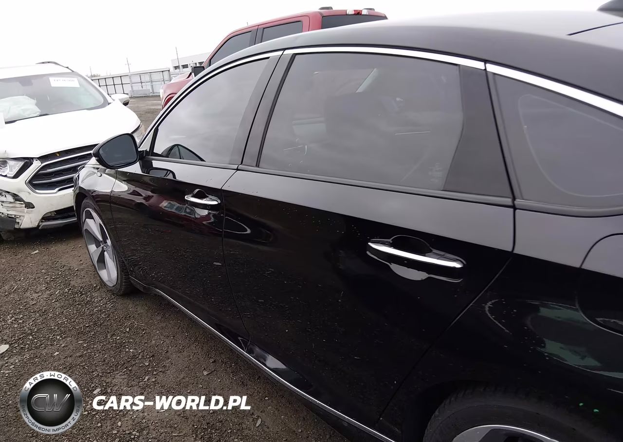 2018 Honda Accord Touring VIN:1HGCV1F92JA006809 - 15