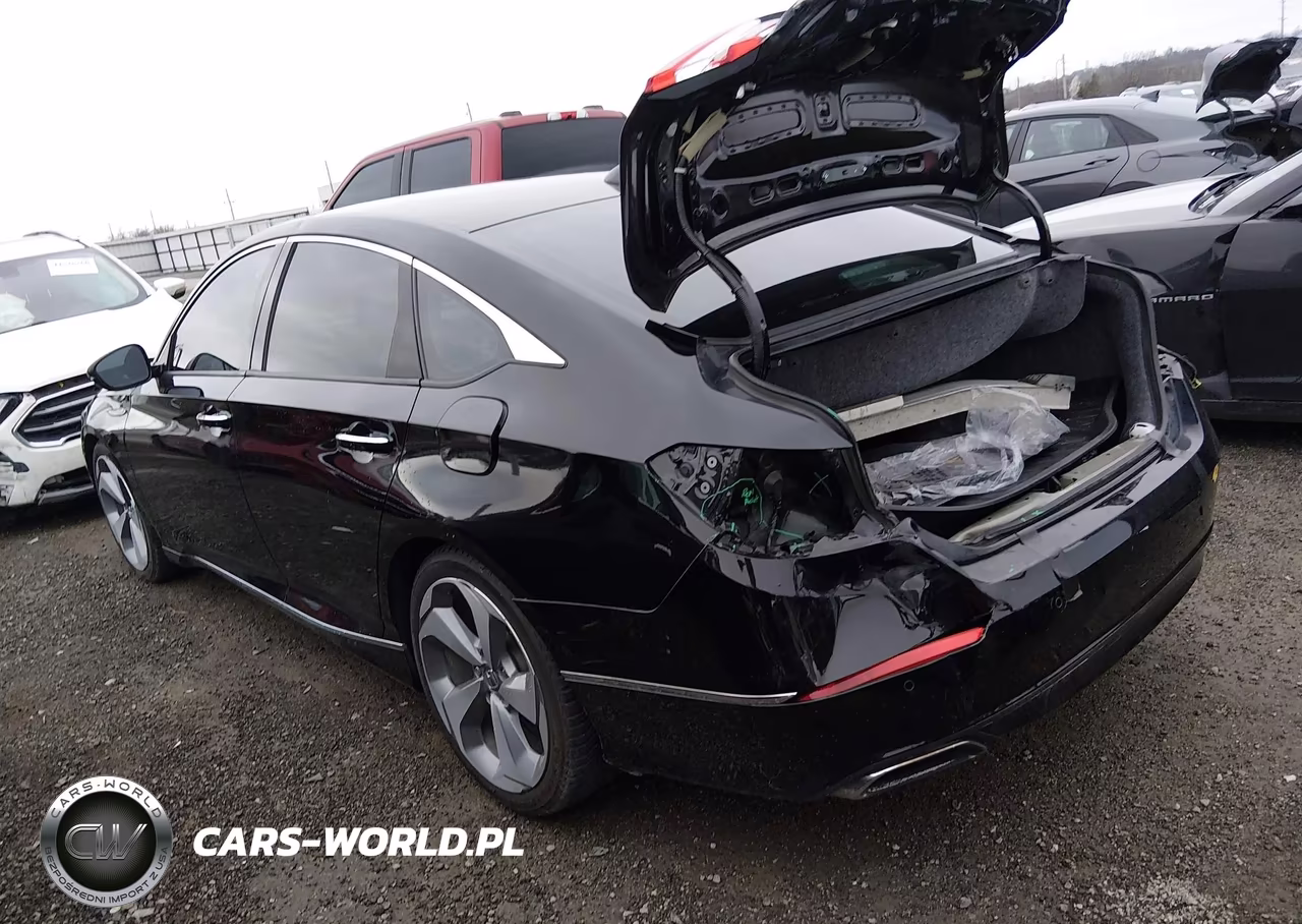 2018 Honda Accord Touring VIN:1HGCV1F92JA006809 - 3