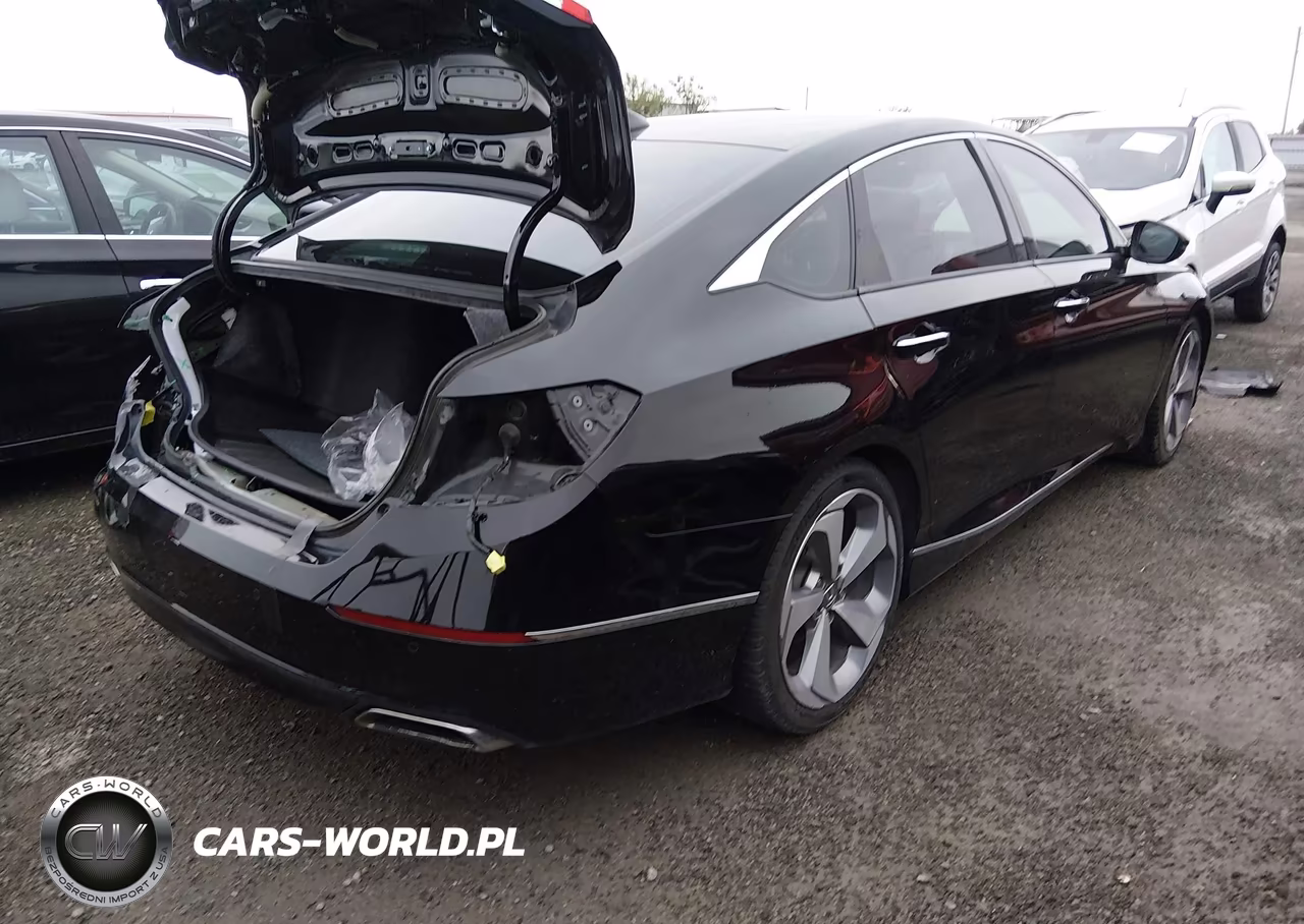 2018 Honda Accord Touring VIN:1HGCV1F92JA006809 - 4