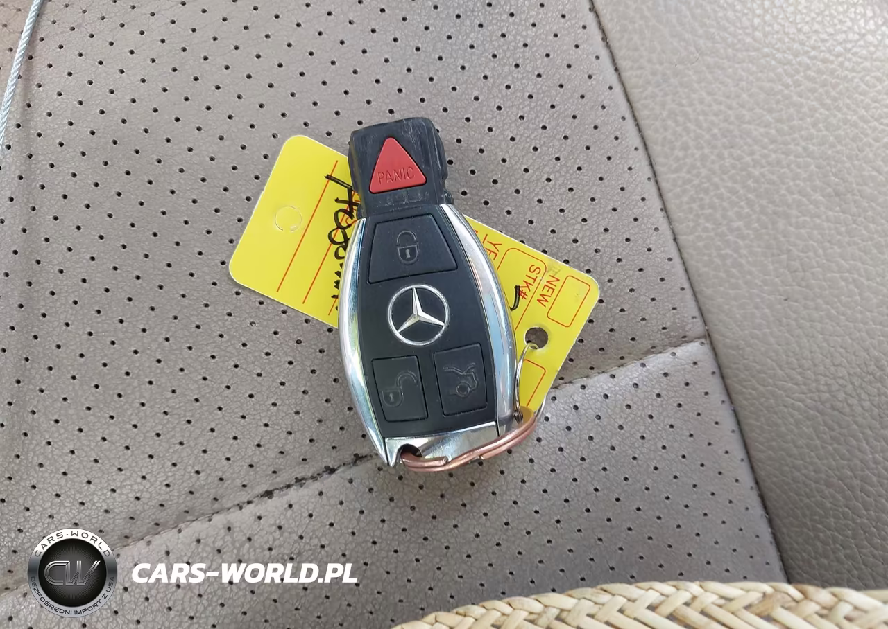 2012 Mercedes-Benz C 300 Sport 4Matic VIN:WDDGF8BB6CF881692 - 11