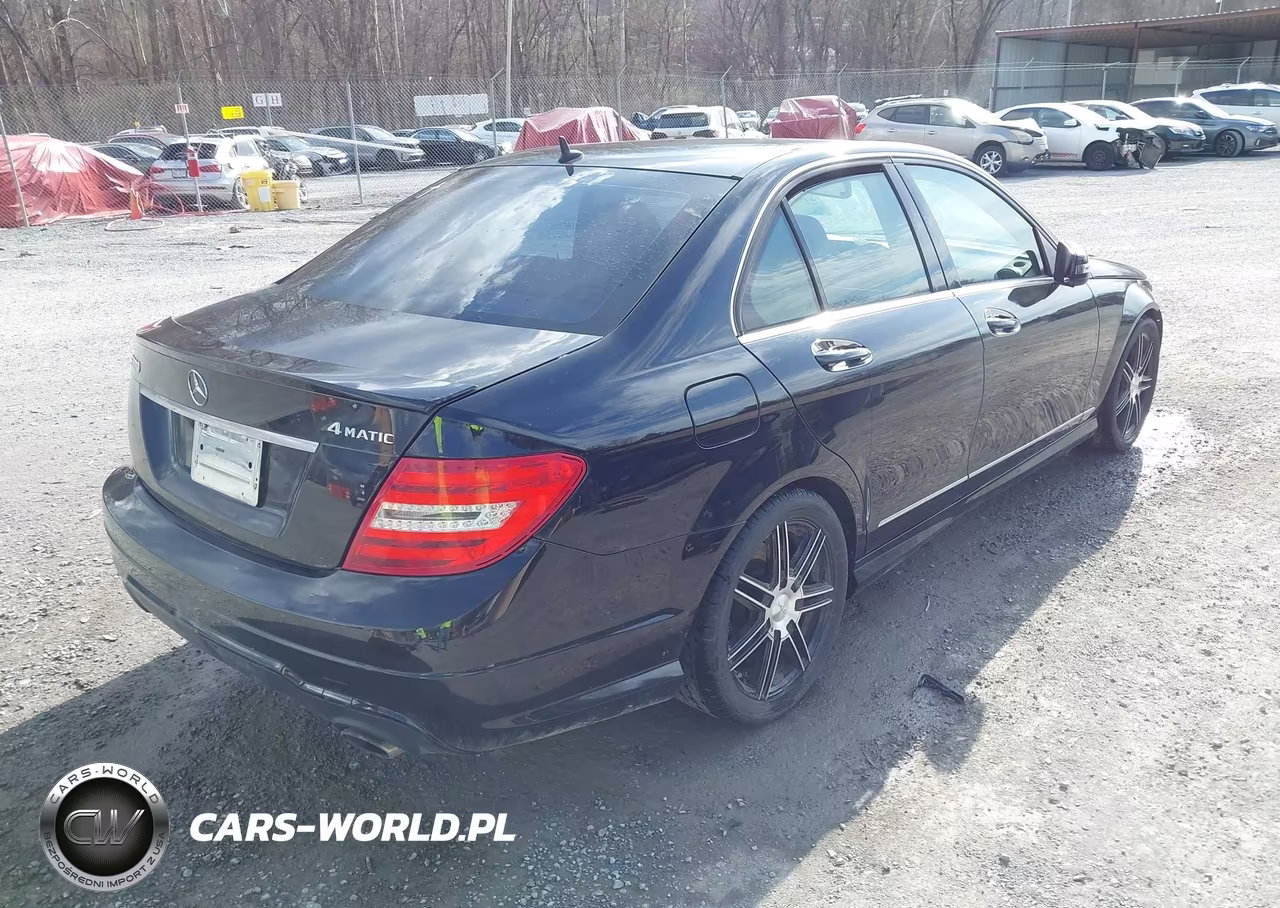 2012 Mercedes-Benz C 300 Sport 4Matic VIN:WDDGF8BB6CF881692 - 4