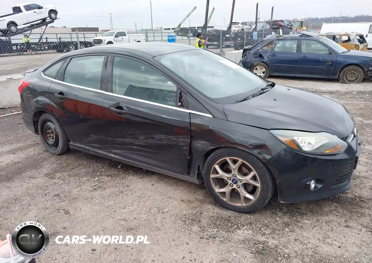 2014 Ford Focus Titanium VIN:1FADP3J27EL170379 - 13