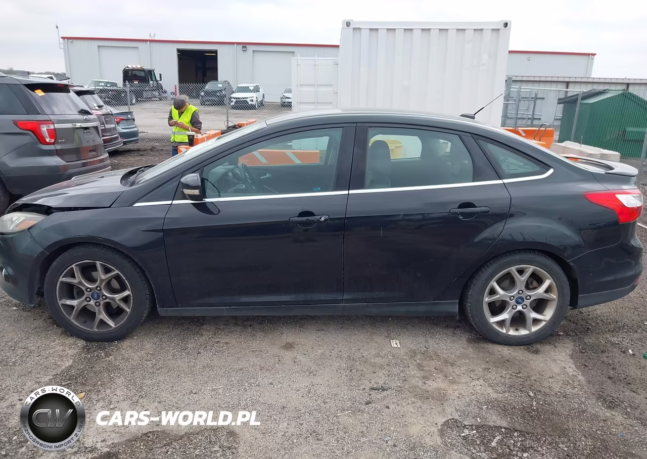 2014 Ford Focus Titanium VIN:1FADP3J27EL170379 - 14