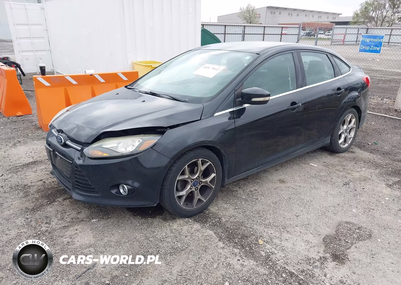 2014 Ford Focus Titanium VIN:1FADP3J27EL170379 - 2