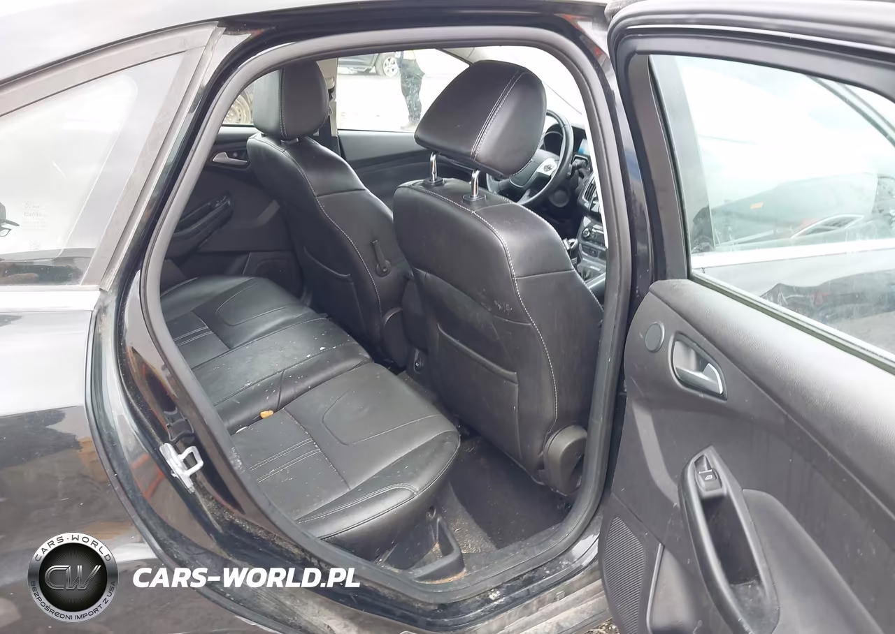 2014 Ford Focus Titanium VIN:1FADP3J27EL170379 - 8