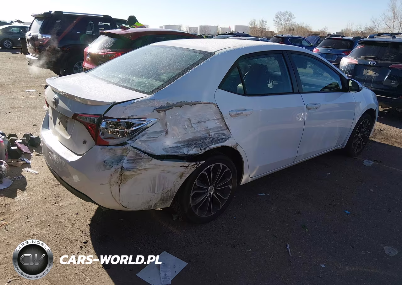 2015 Toyota Corolla S Plus VIN:5YFBURHE1FP204984 - 4