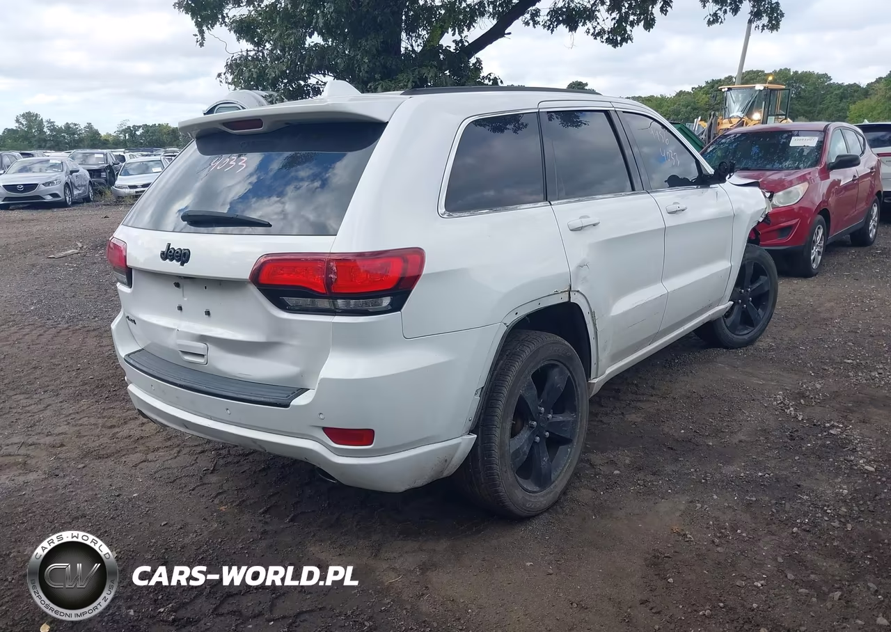 2015 Jeep Grand Cherokee Altitude VIN:1C4RJFAG5FC875956 - 4