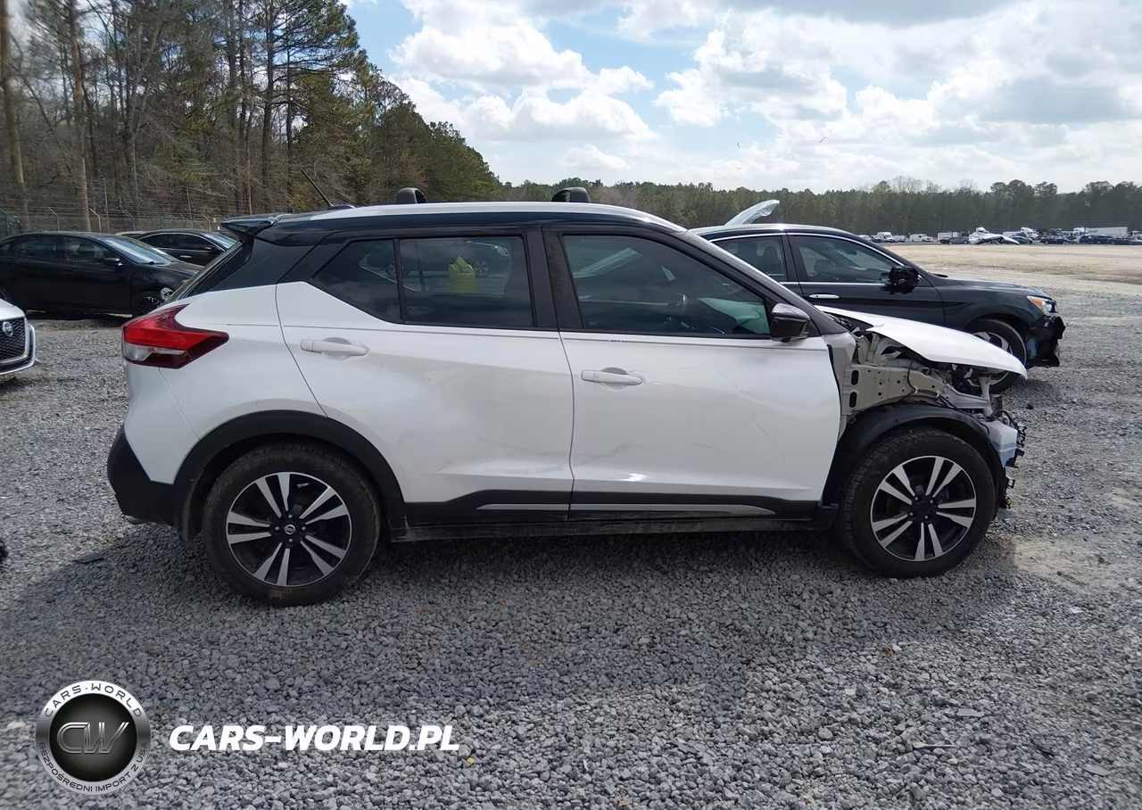 2019 Nissan Kicks Sr VIN:3N1CP5CU0KL522883 - 14