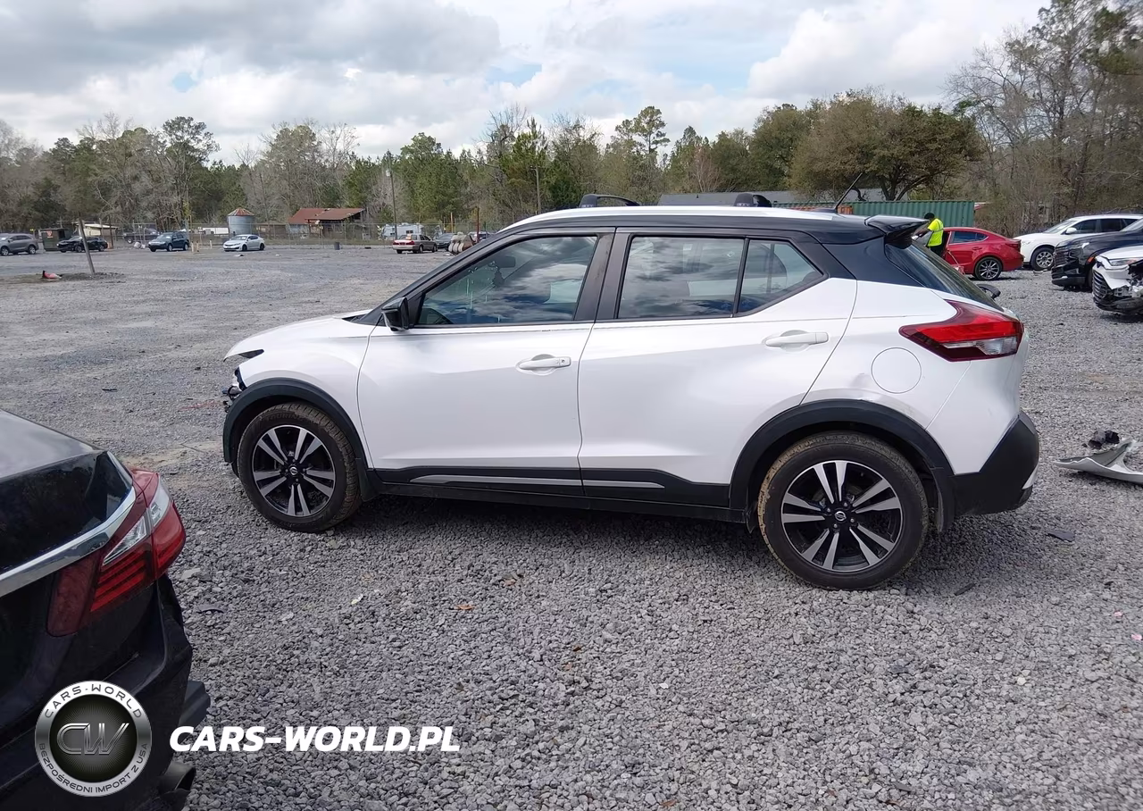 2019 Nissan Kicks Sr VIN:3N1CP5CU0KL522883 - 15
