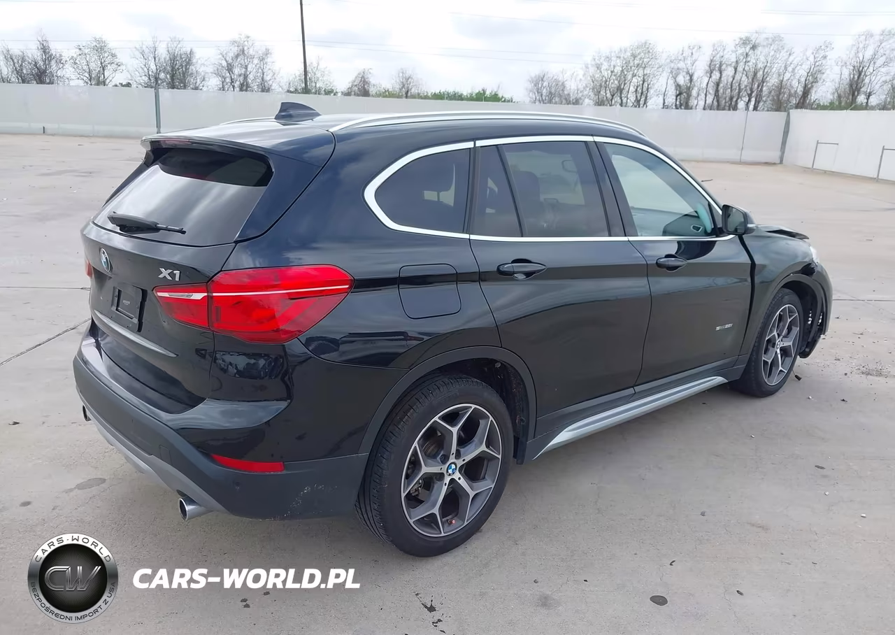 2018 BMW X1 Sdrive28I VIN:WBXHU7C32J5H42934 - 4