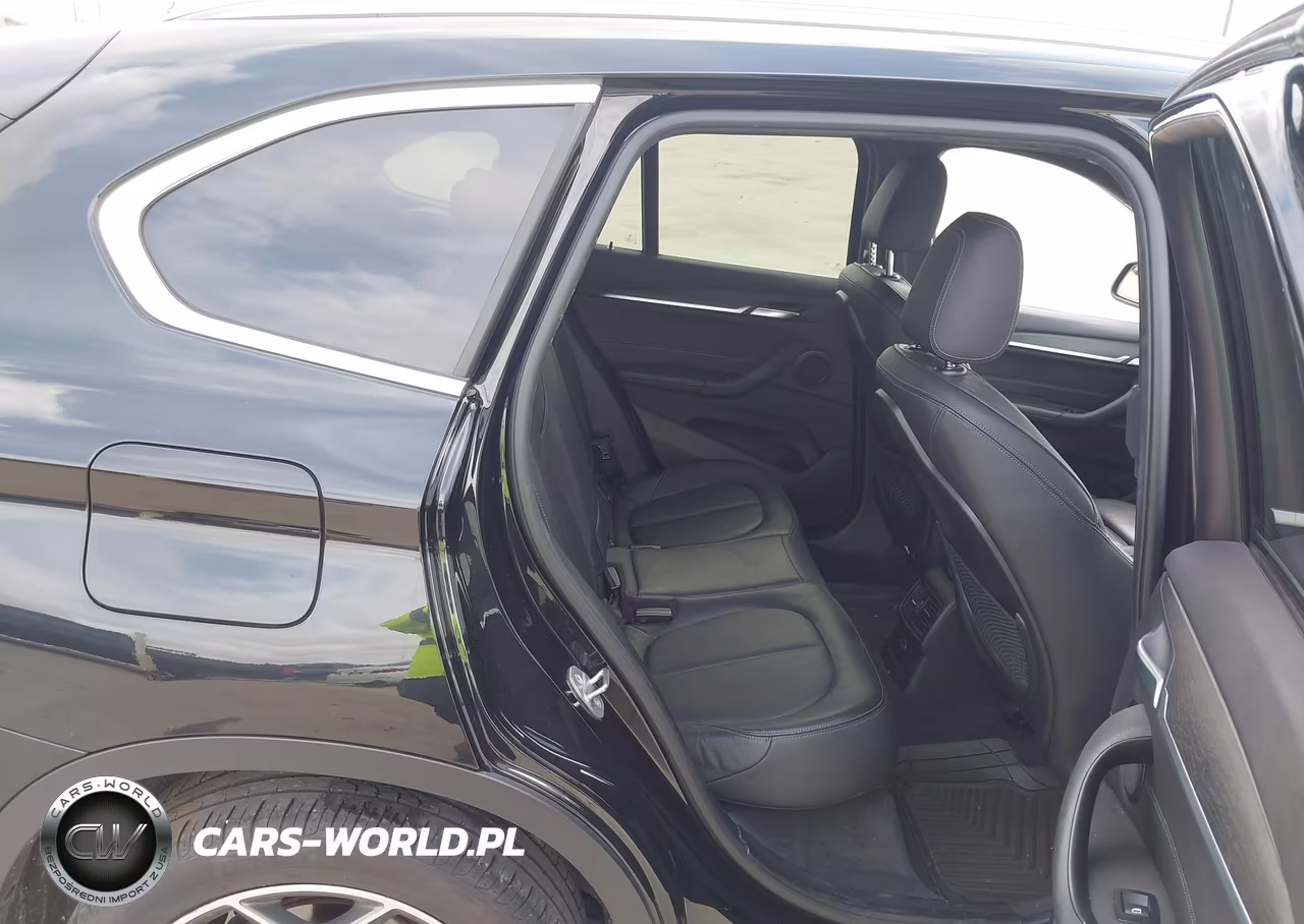 2018 BMW X1 Sdrive28I VIN:WBXHU7C32J5H42934 - 8