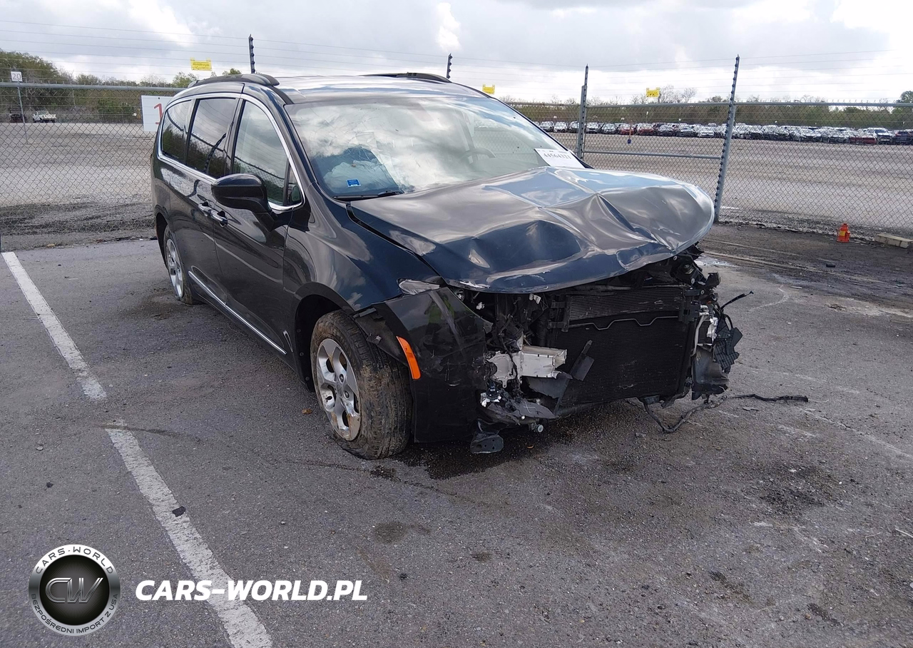 2017 Chrysler Pacifica Touring-L