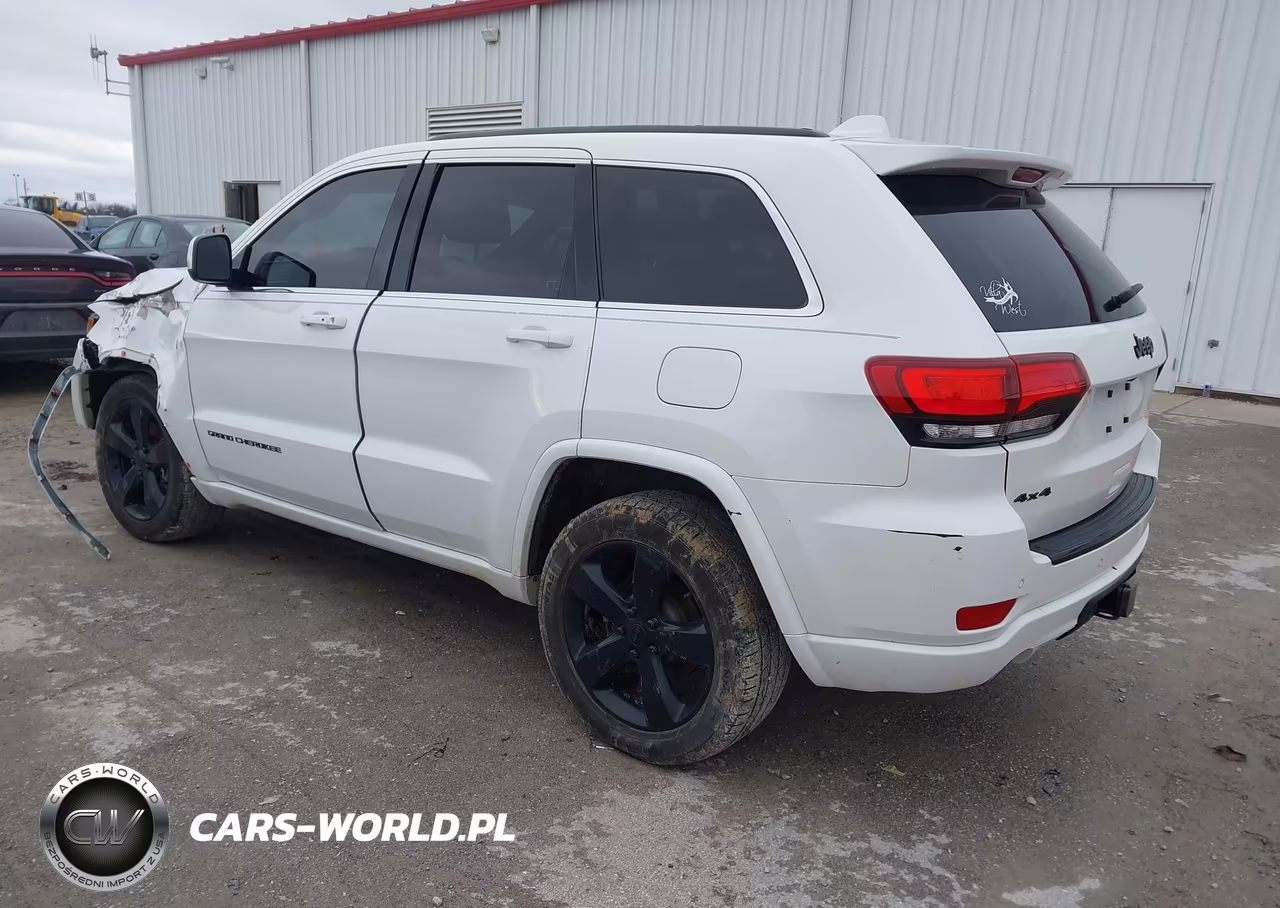 2015 Jeep Grand Cherokee Altitude VIN:1C4RJFAG3FC210022 - 3