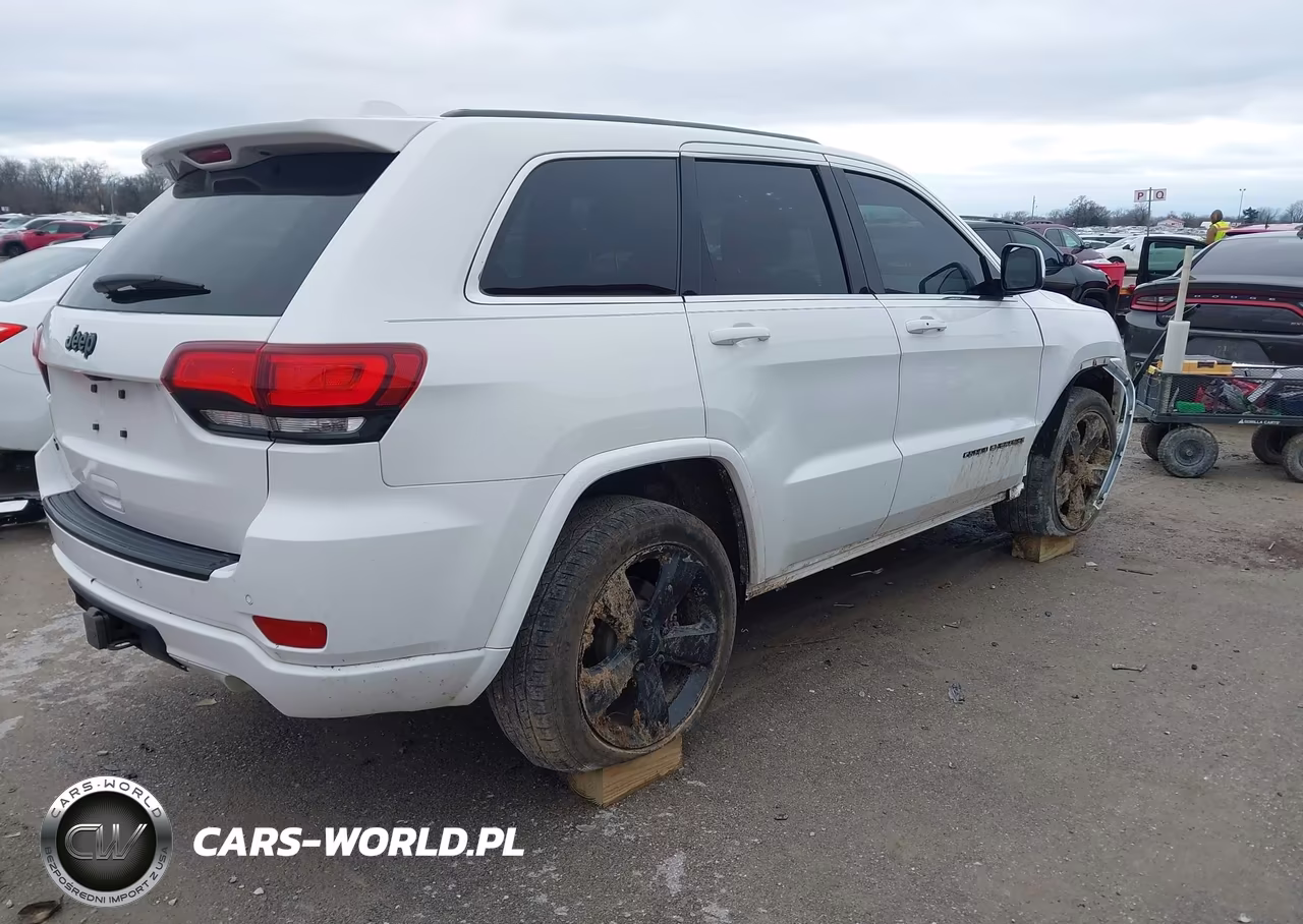 2015 Jeep Grand Cherokee Altitude VIN:1C4RJFAG3FC210022 - 4