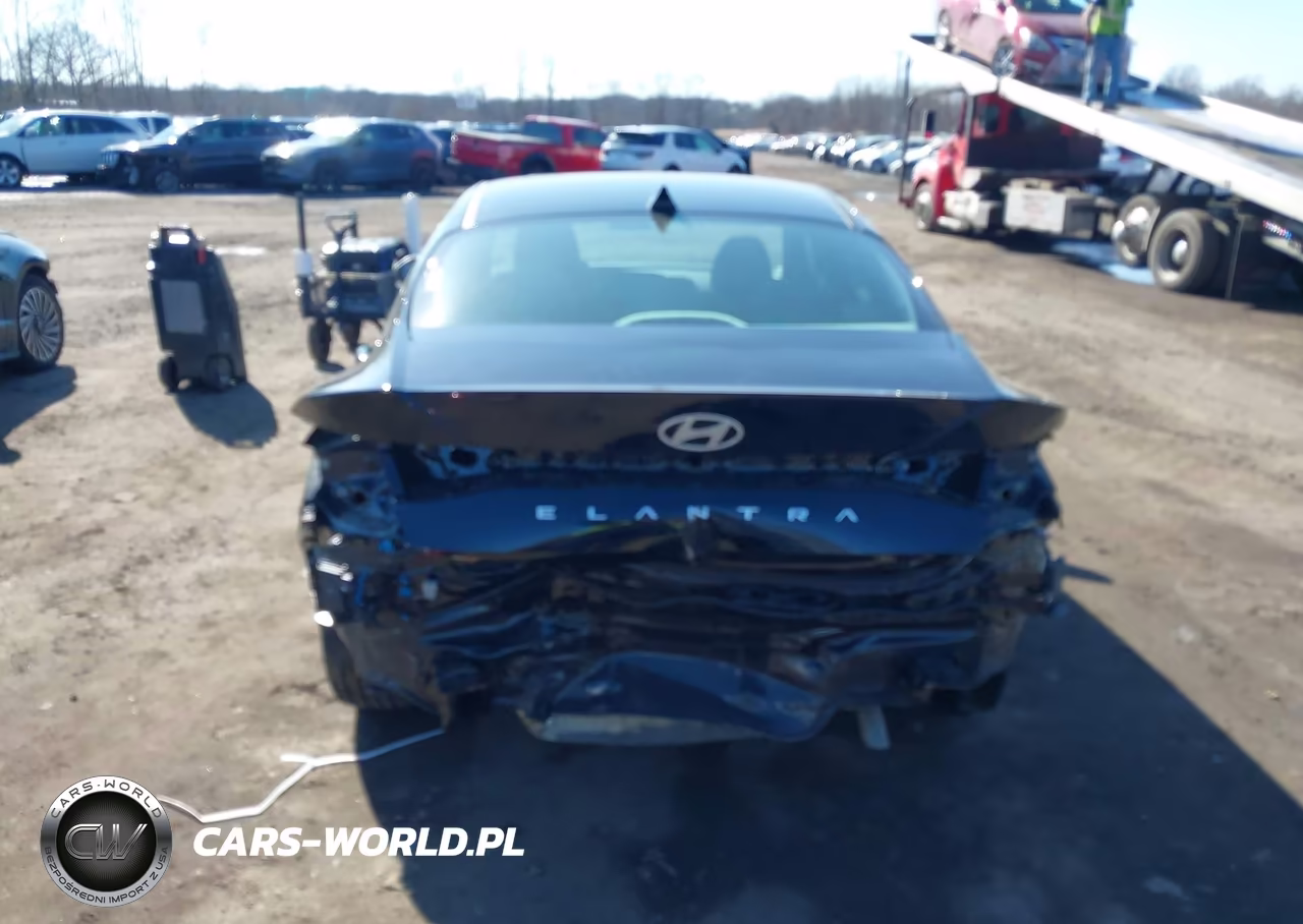 2025 Hyundai Elantra Sel Convenience VIN:KMHLS4DG0SU891369 - 17