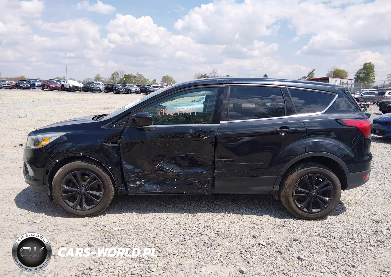 2019 Ford Escape Se VIN:1FMCU0GDXKUA94244 - 14