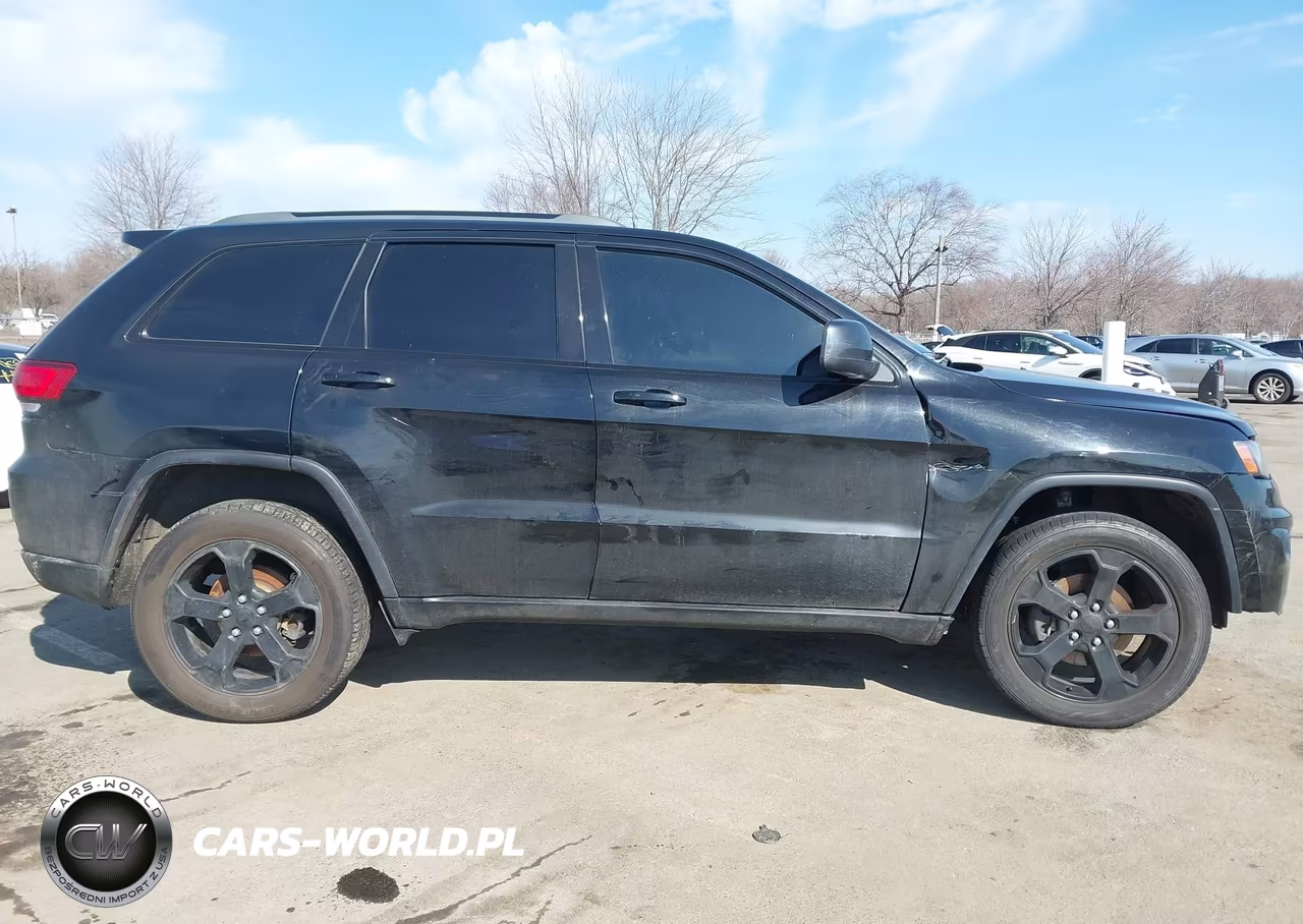2018 Jeep Grand Cherokee Upland 4X4 VIN:1C4RJFAG3JC410813 - 12