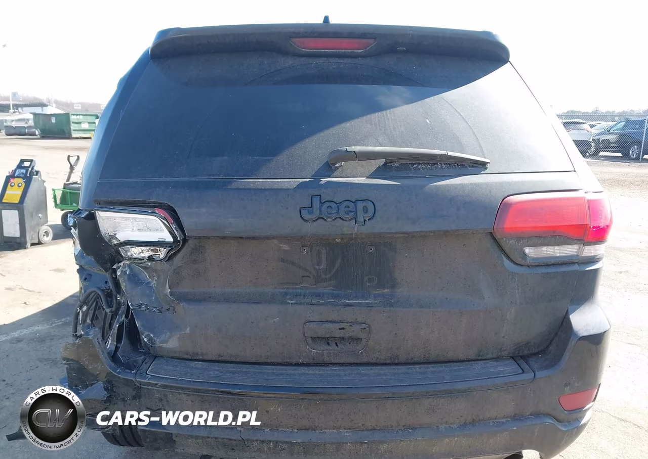 2018 Jeep Grand Cherokee Upland 4X4 VIN:1C4RJFAG3JC410813 - 15