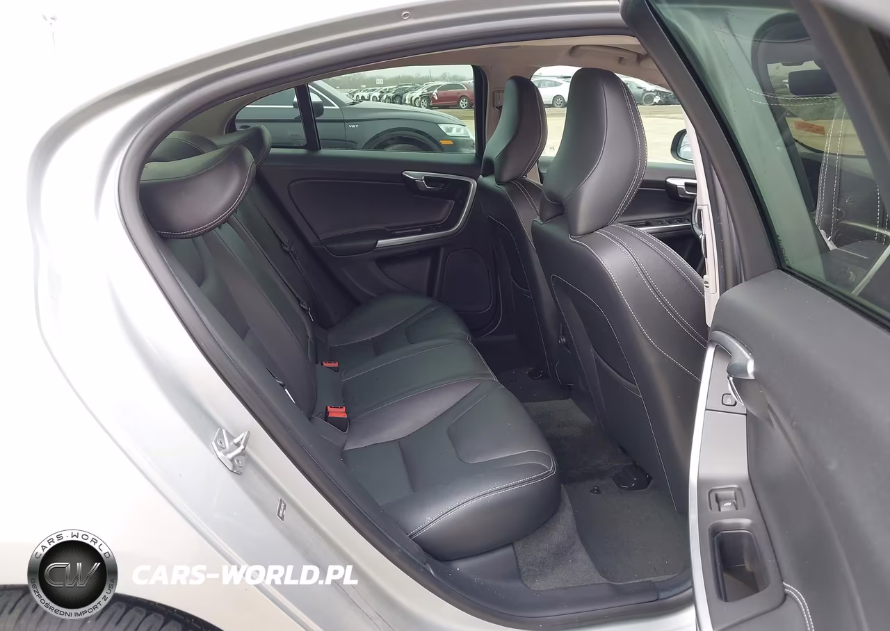 2018 Volvo S60 T5 Dynamic VIN:YV126MFL2J2455142 - 8