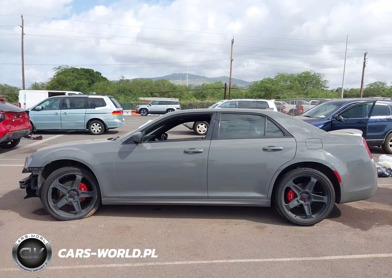 2018 Chrysler 300 300S VIN:2C3CCABG4JH201602 - 15