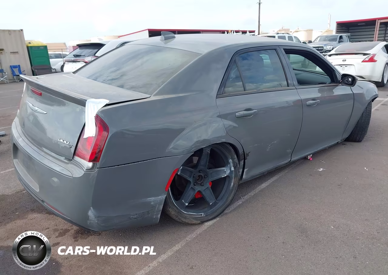 2018 Chrysler 300 300S VIN:2C3CCABG4JH201602 - 4