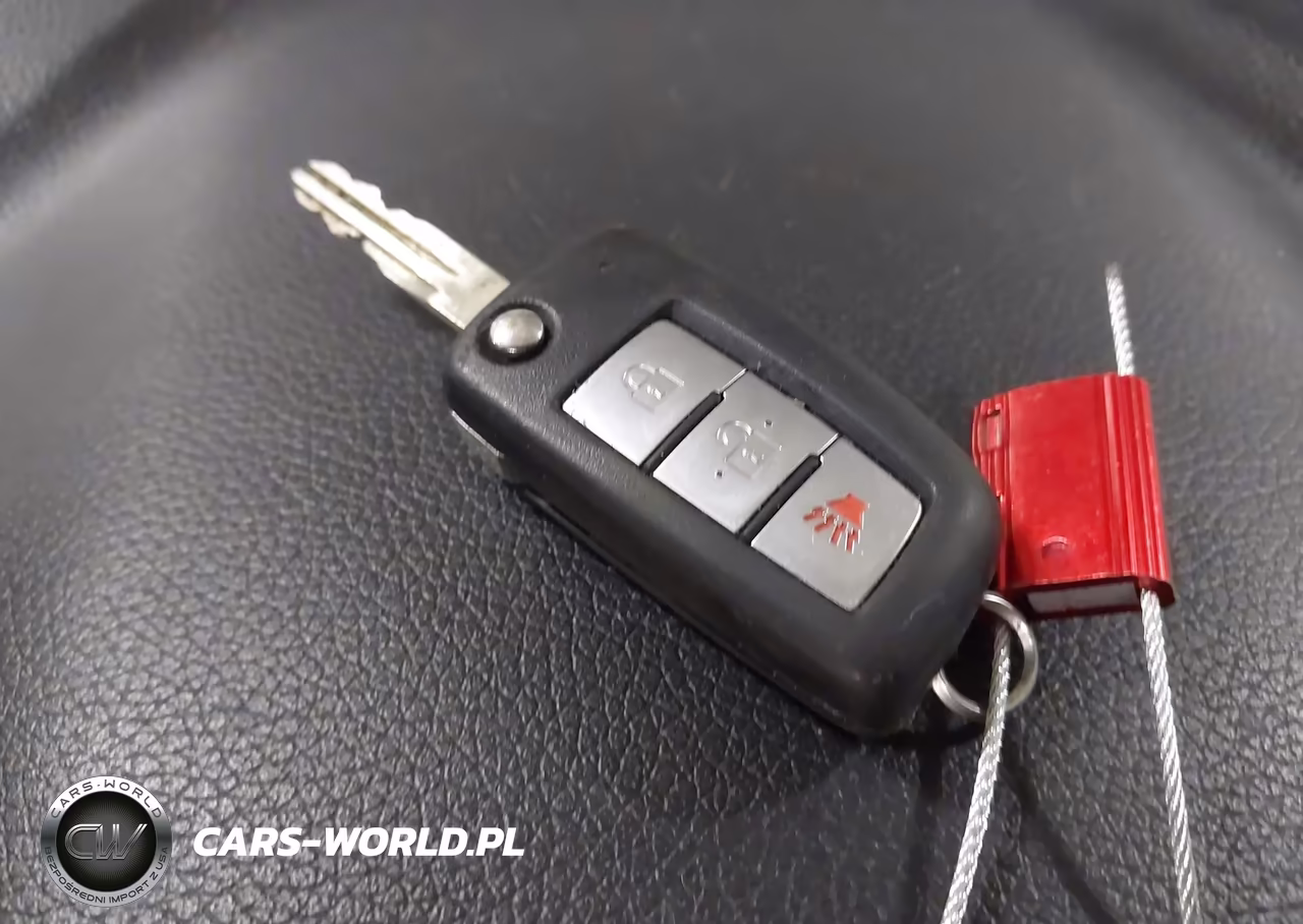 2015 Nissan Rogue S VIN:KNMAT2MV9FP528732 - 11