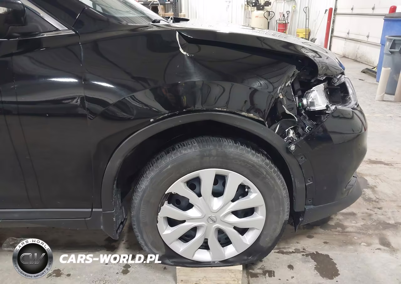2015 Nissan Rogue S VIN:KNMAT2MV9FP528732 - 6