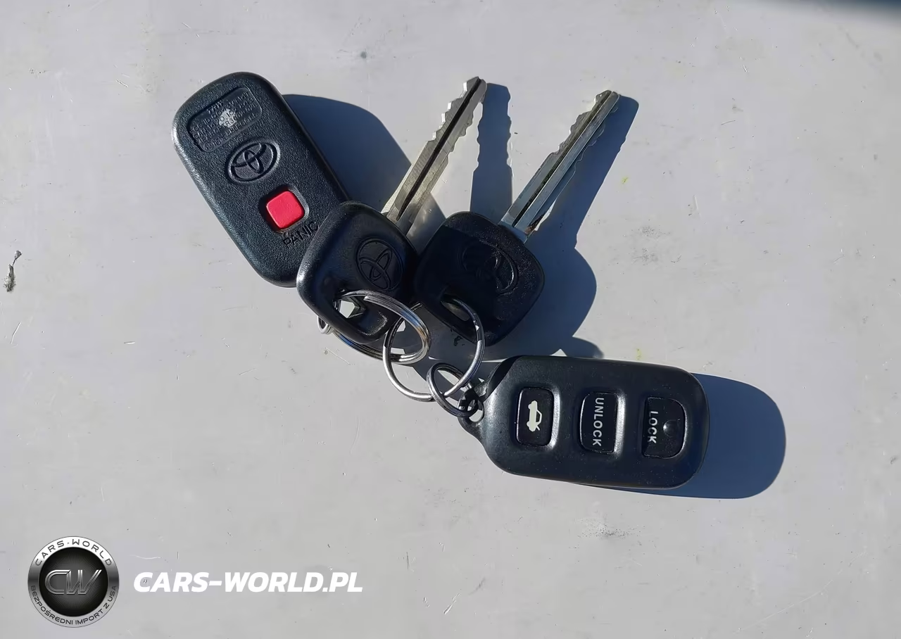 2003 Toyota Camry Le VIN:4T1BE32K43U643017 - 11