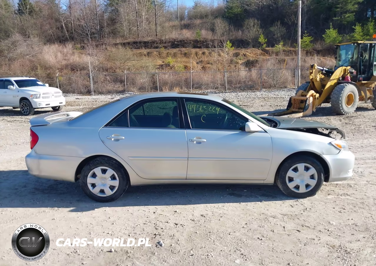 2003 Toyota Camry Le VIN:4T1BE32K43U643017 - 13