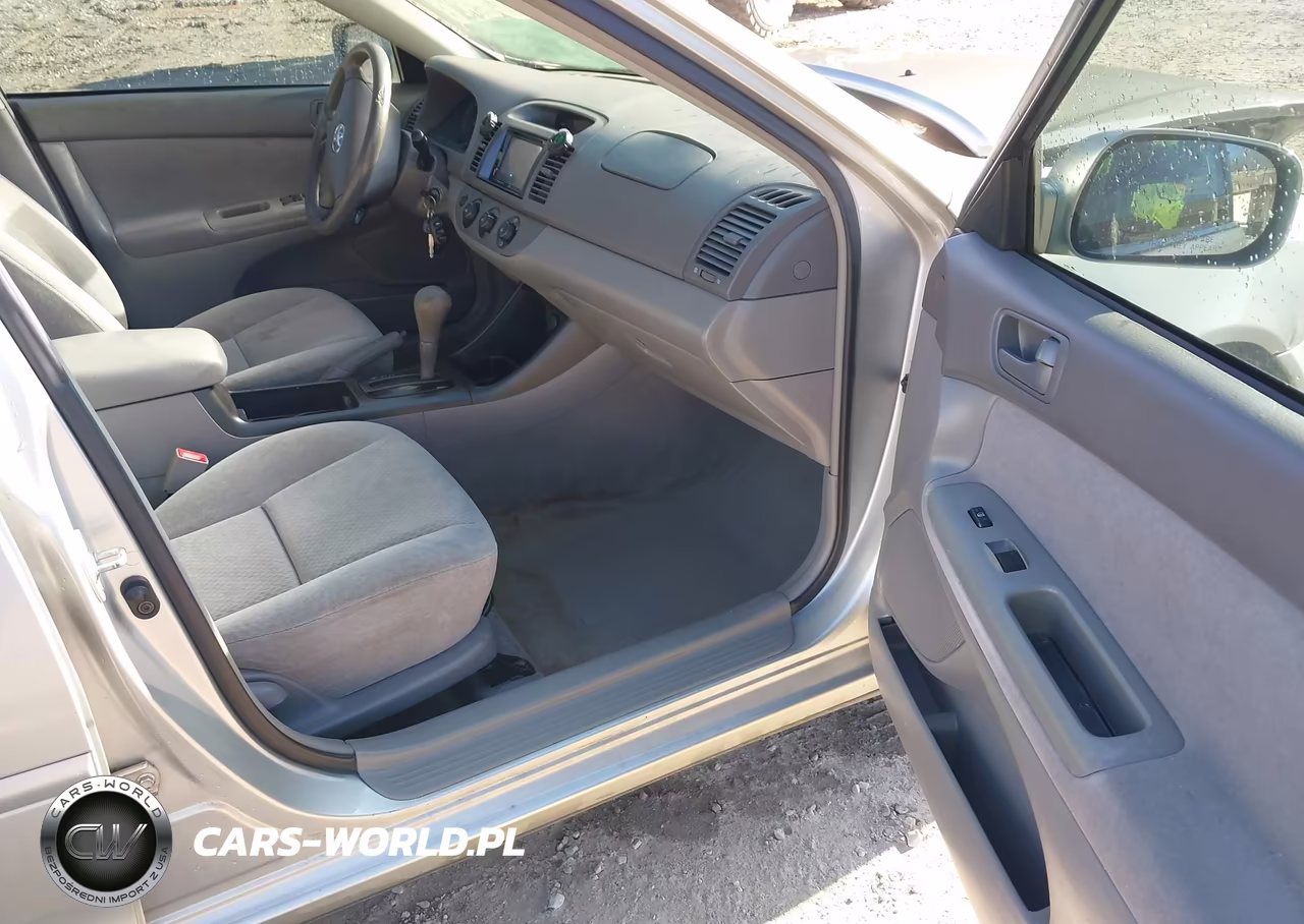 2003 Toyota Camry Le VIN:4T1BE32K43U643017 - 5