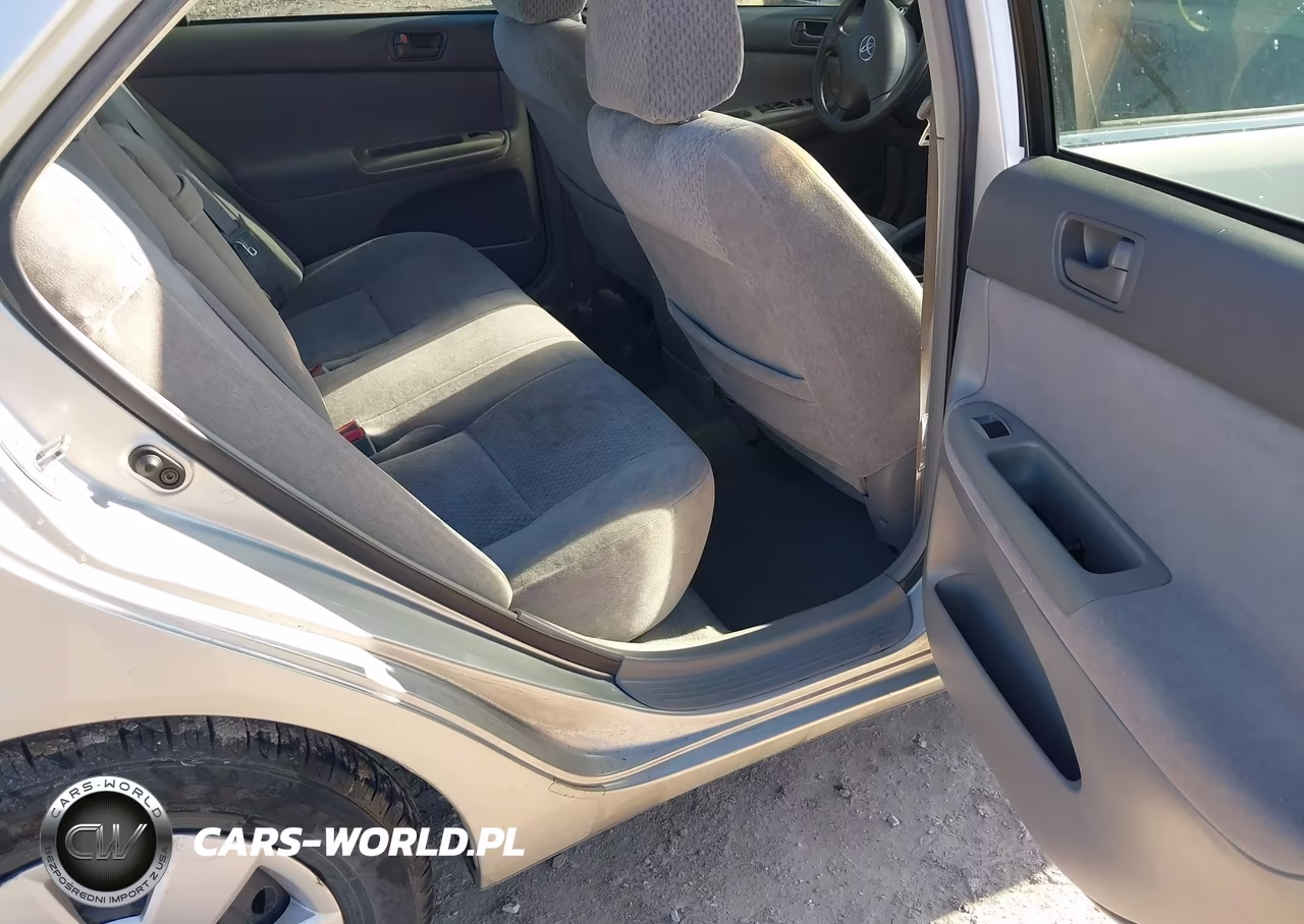 2003 Toyota Camry Le VIN:4T1BE32K43U643017 - 8